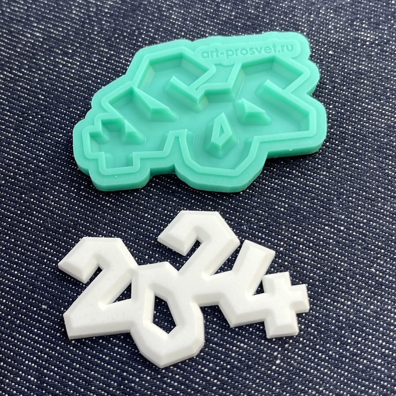 Молд надпись "2024" (S)