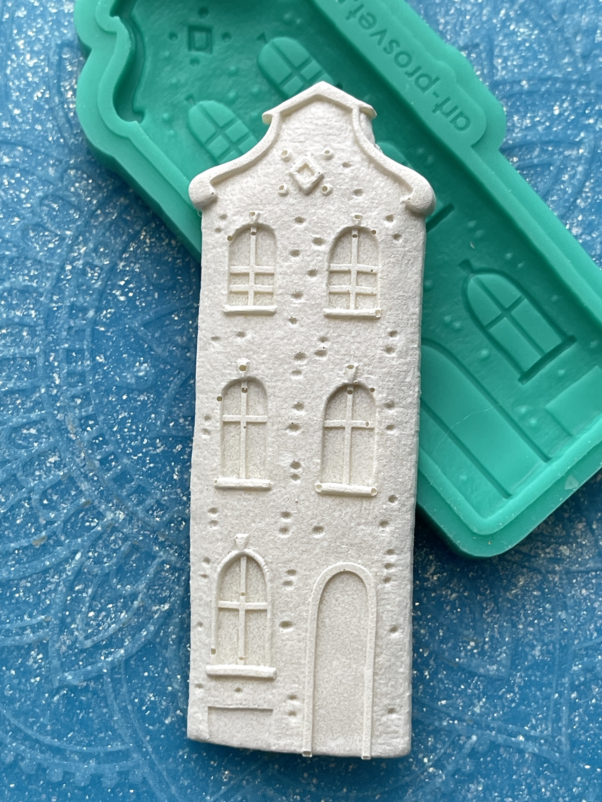 Молд "Домик 7" (M)