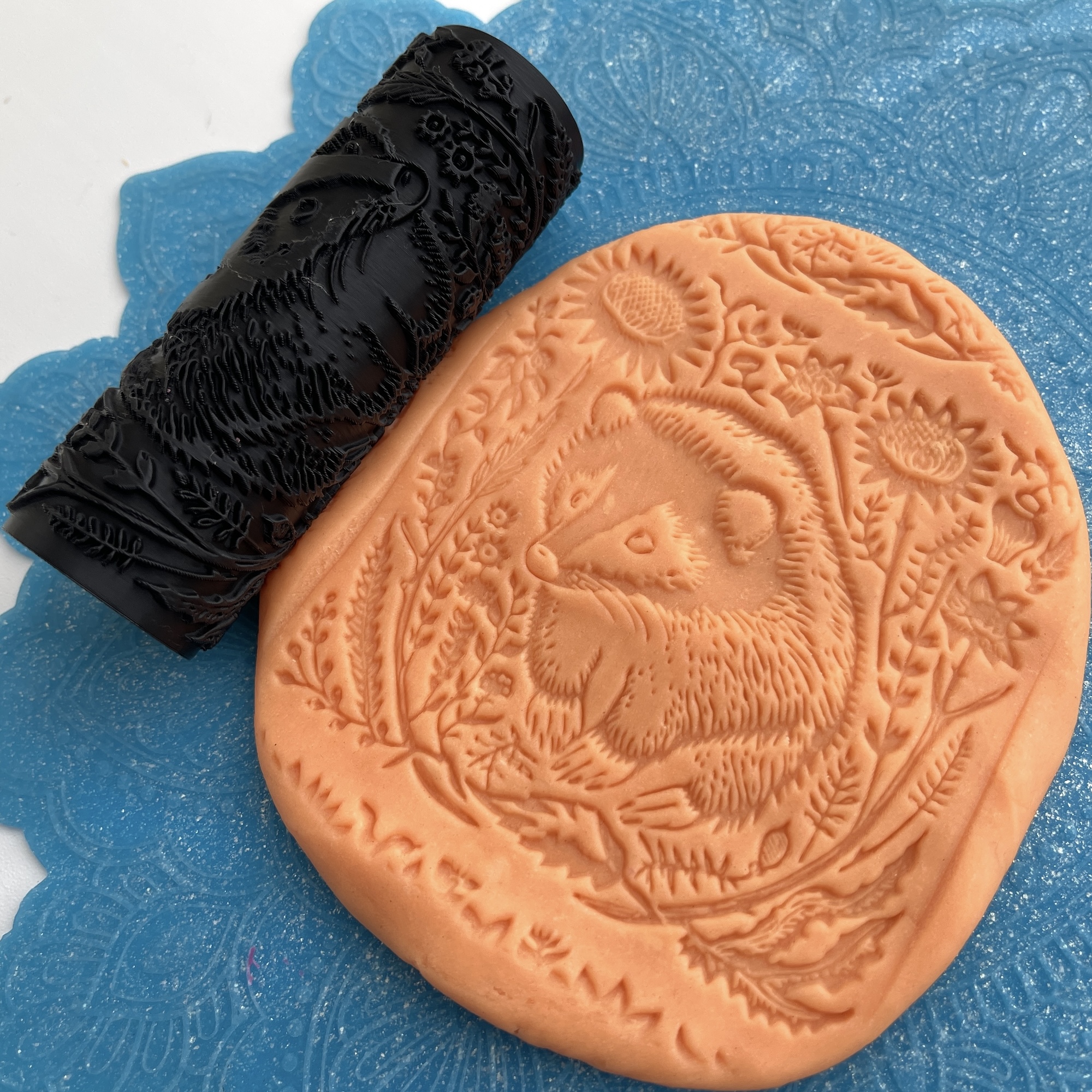 Текстурный ролик (скалка) "Барсук" (L) IN, площадь 100x100 мм