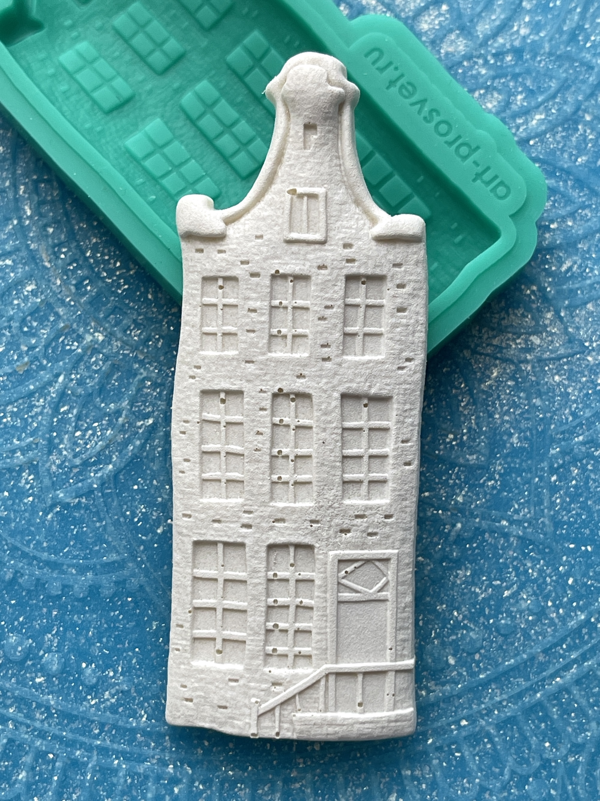 Молд "Домик 6" (M)