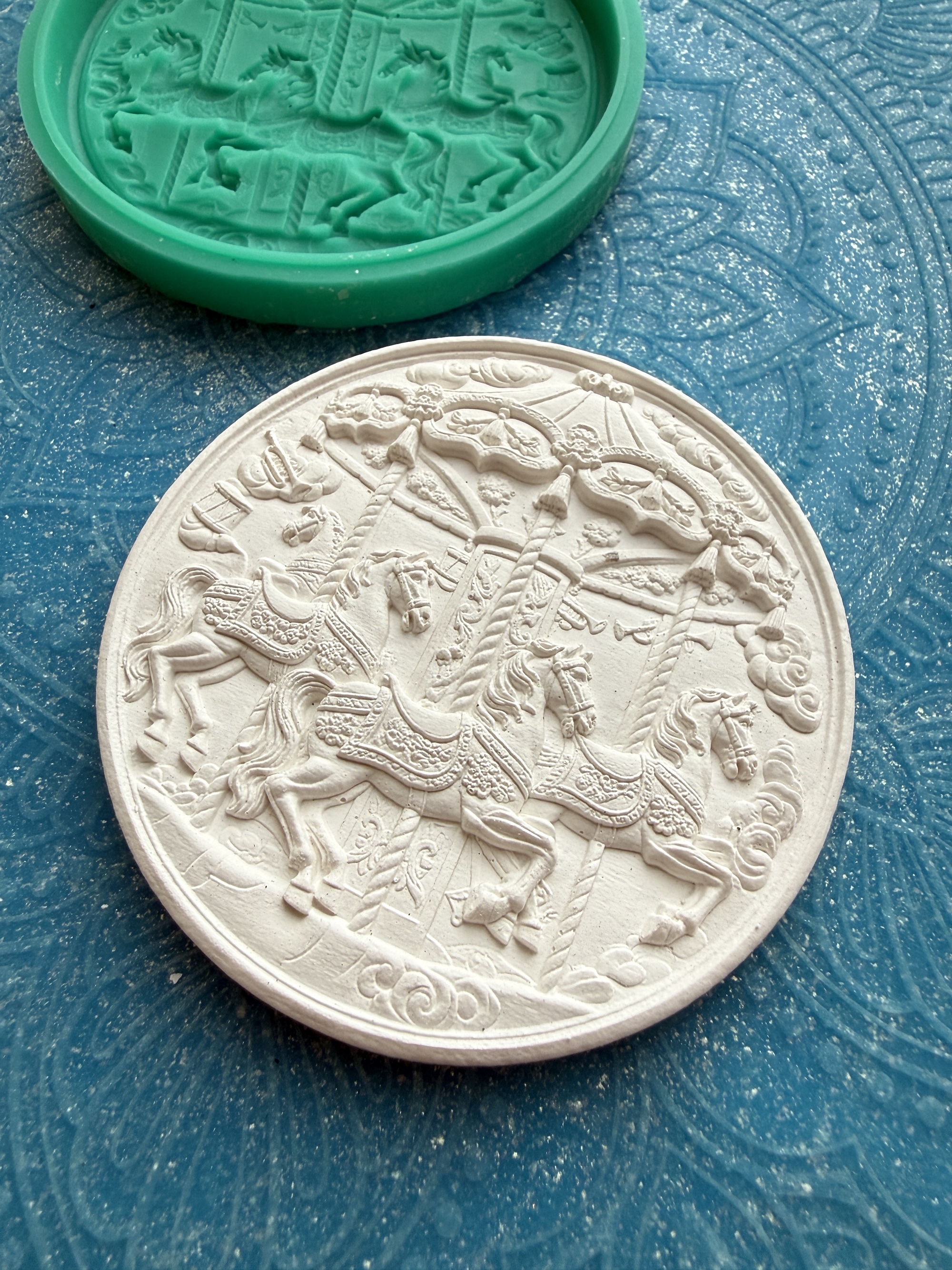 Молд панно "Карусель с лошадками" (M)