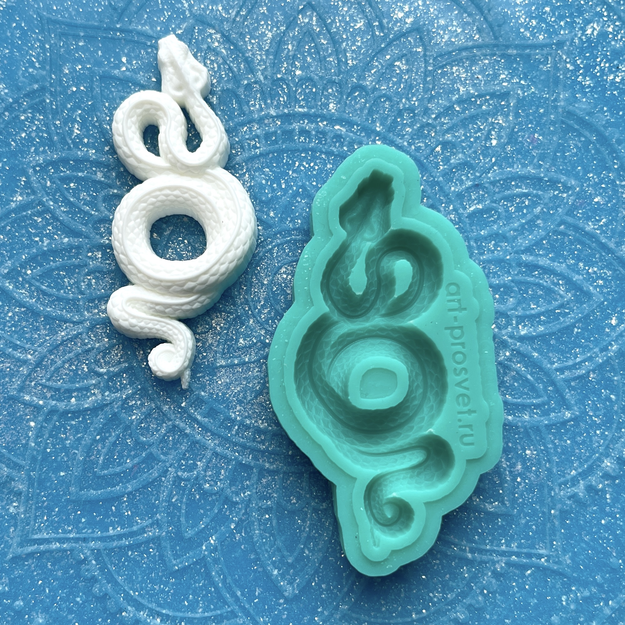 Молд "Змея щитоморник" (S)