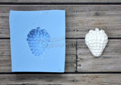 Молд ягодки клубнички