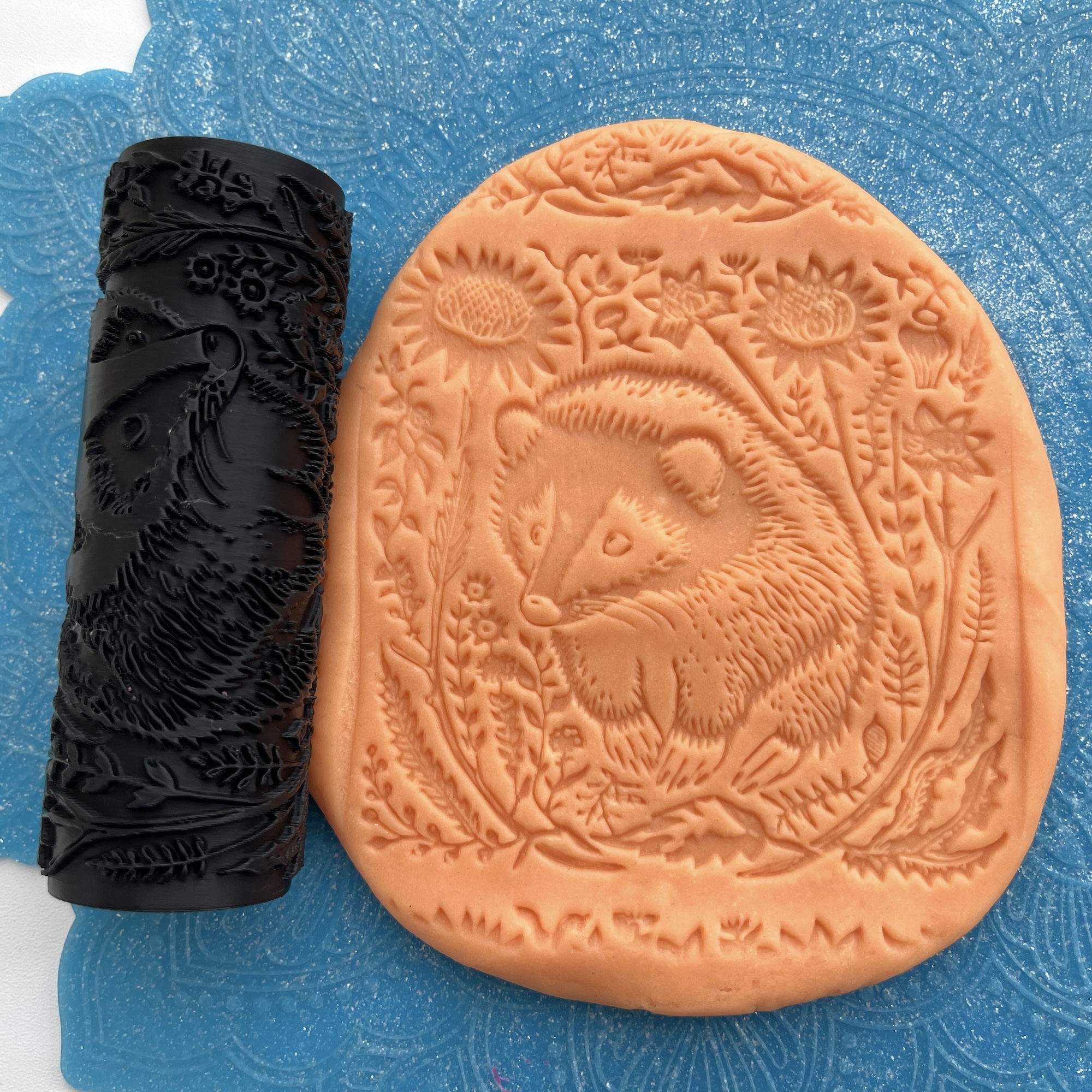 Текстурный ролик (скалка) "Барсук" (L) IN, площадь 100x100 мм