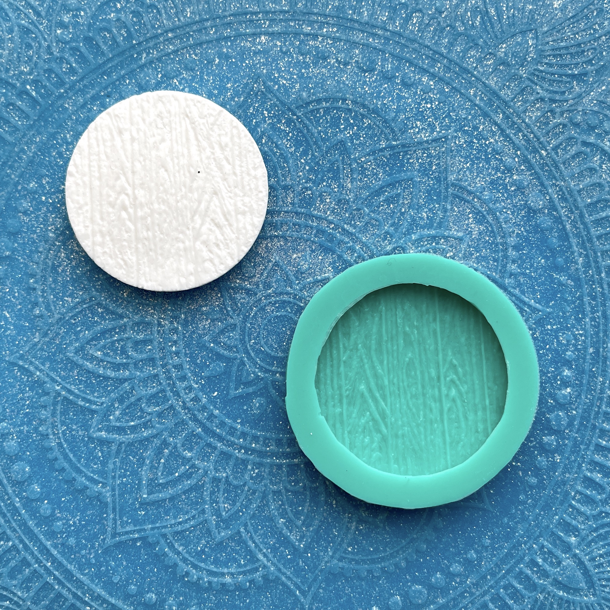 Молд "Круглый деревянный щит" (S)